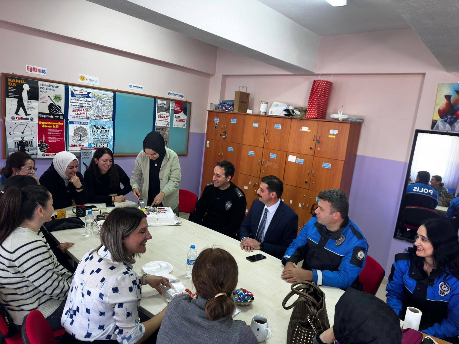 Polis Öğretmenler Günü