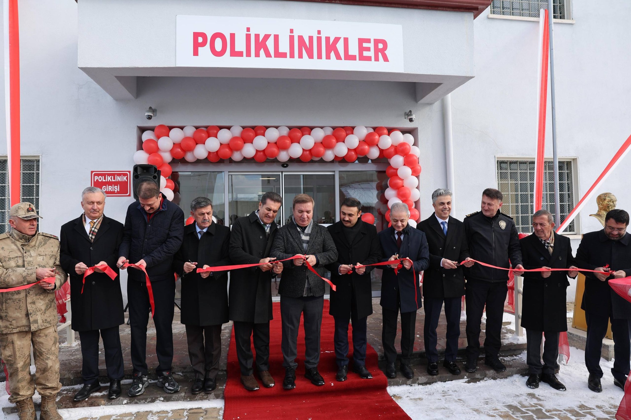 Sağlik Poli̇kli̇ni̇ği̇ 1