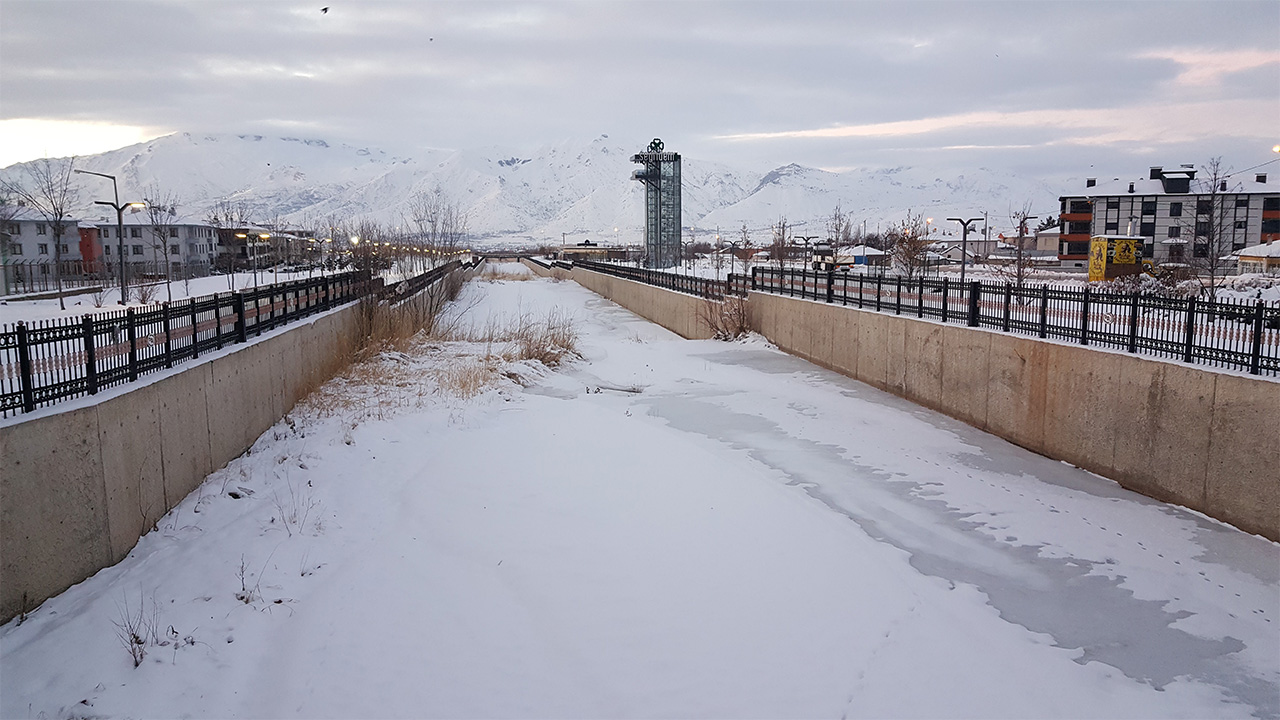 Erzi̇ncan Buz.jpg 2