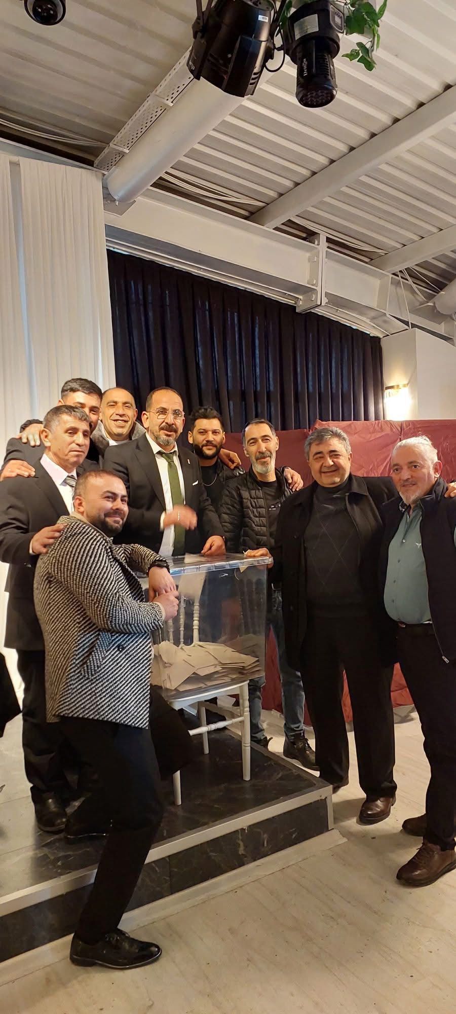 Ee64Cfb7 2B76 4D51 83Af 2B08F76420Ec