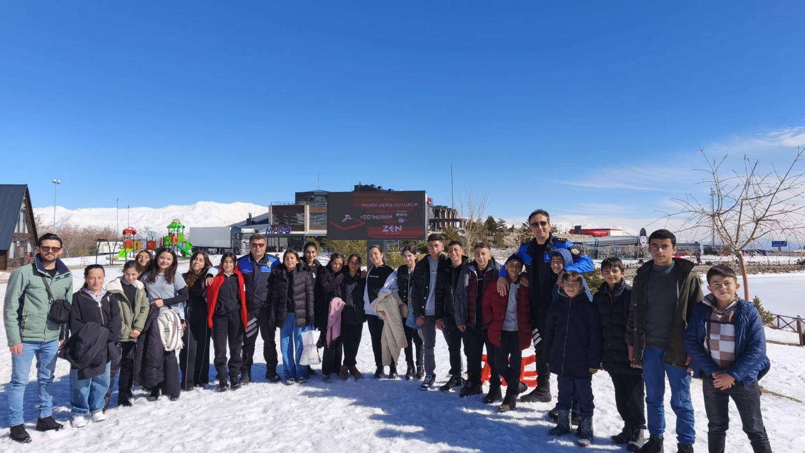 Emni̇yet Dağ Kütüphanesi̇ 2