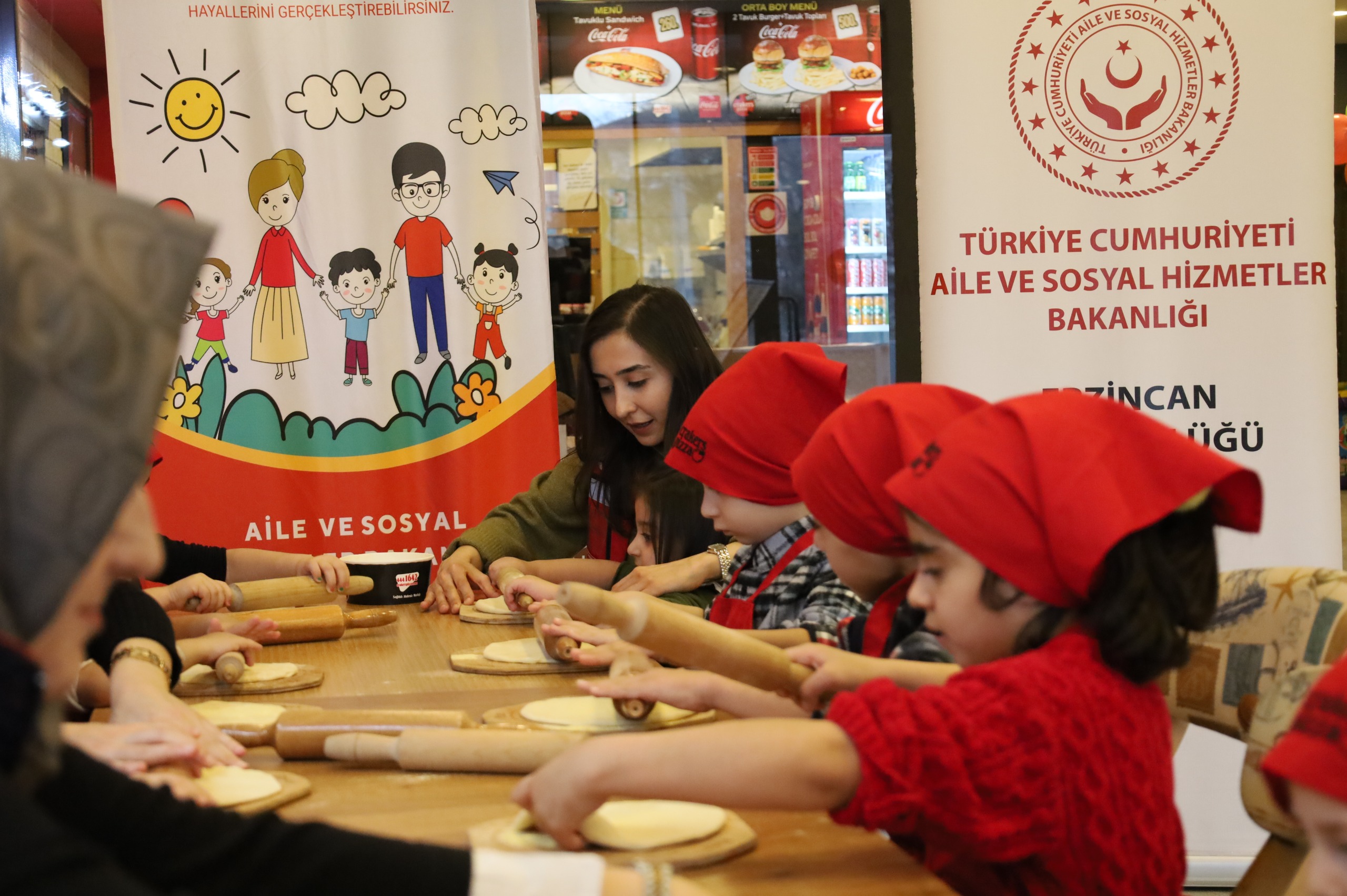 Koruyucu Ai̇le Çocuklar Pi̇zza (3)