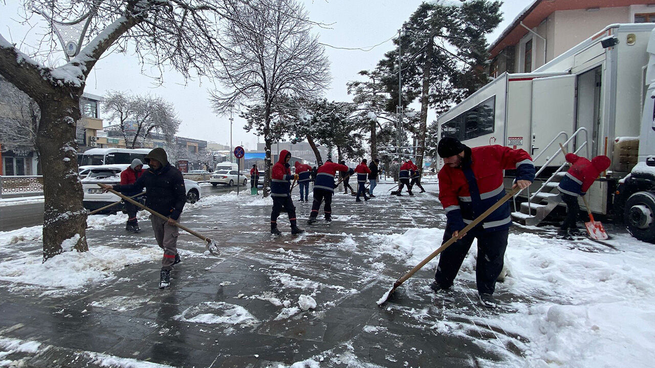Beledi̇ye İşçi̇leri̇ Kar 2