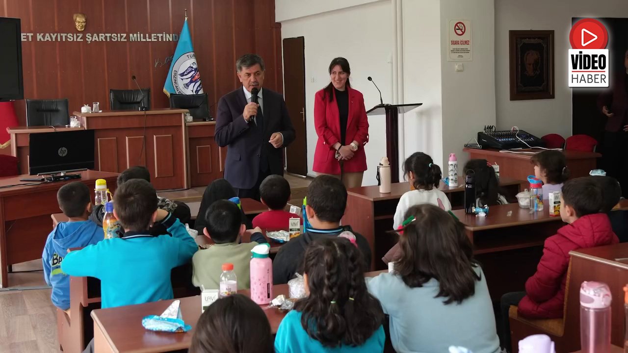 Minik Öğrencilerden Erzincan Belediyesine Ziyaret