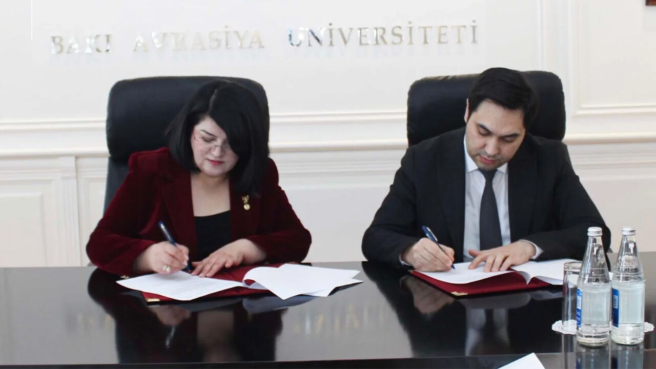 Ebyü Türk Dünyasi Kadin 2