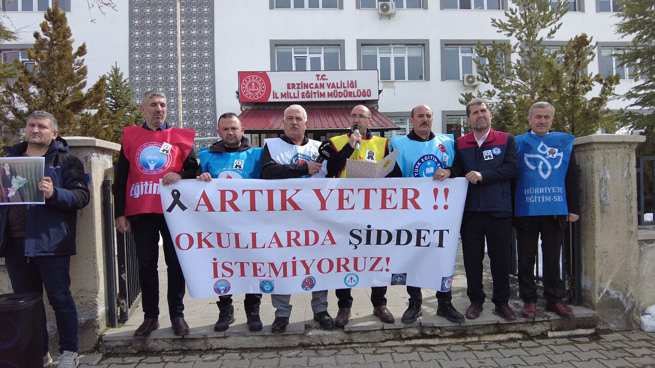 Eği̇ti̇m Sendi̇kalari Basin Açiklamasi 2