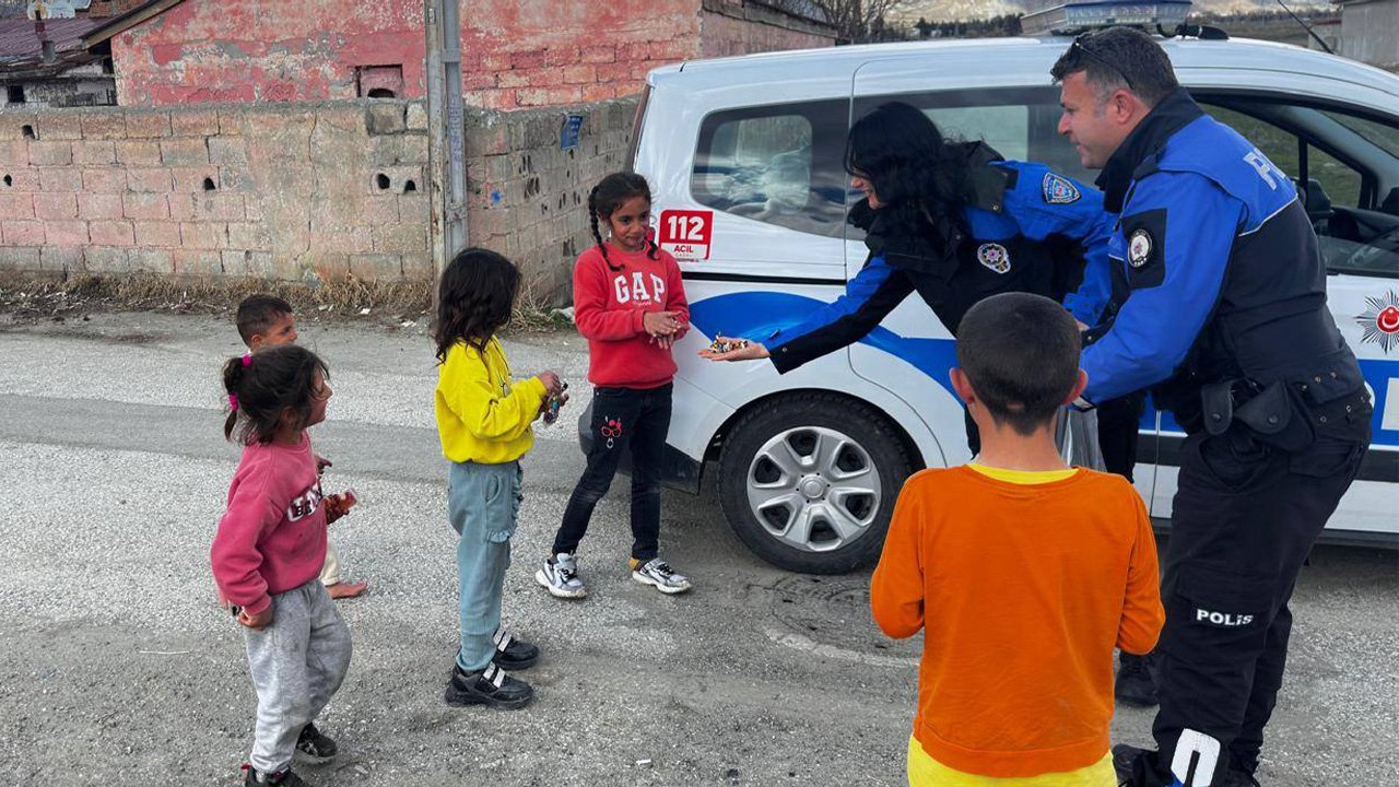 El Salladılar, Bayram Şekerini Aldılar