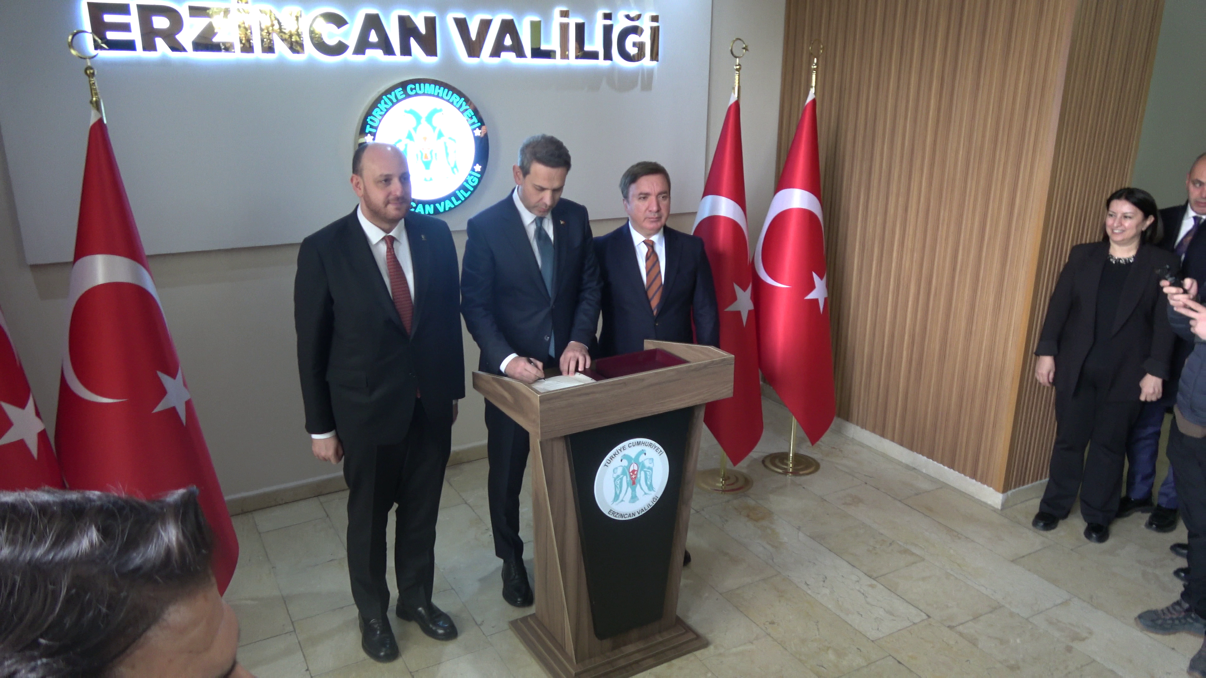 Enerji̇ Ve Tabi̇ Kaynaklar Bakani Alparslan Bayraktar (8)-1