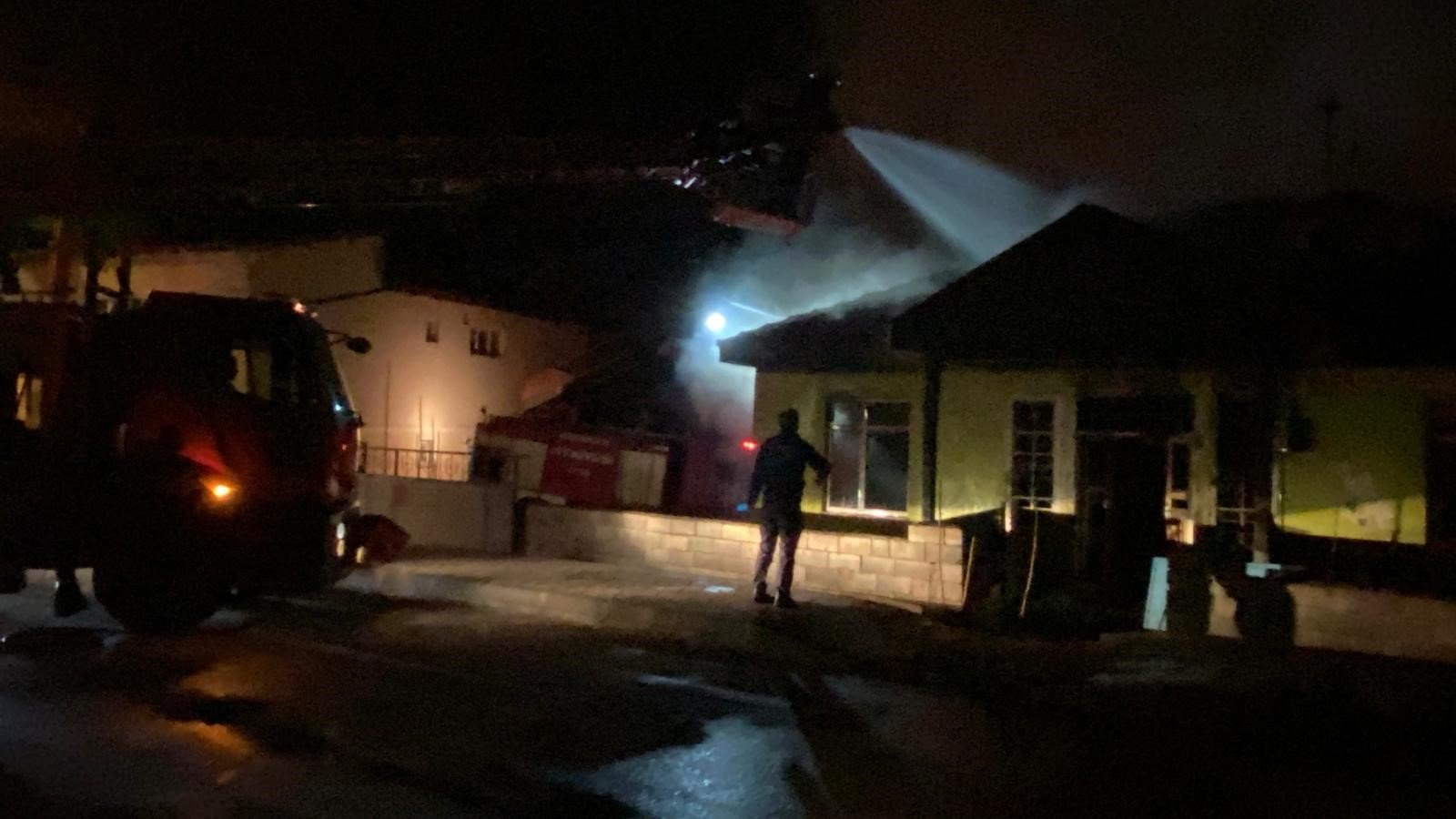 Ev Yangini Özgürlük Mahallesi̇ (2)