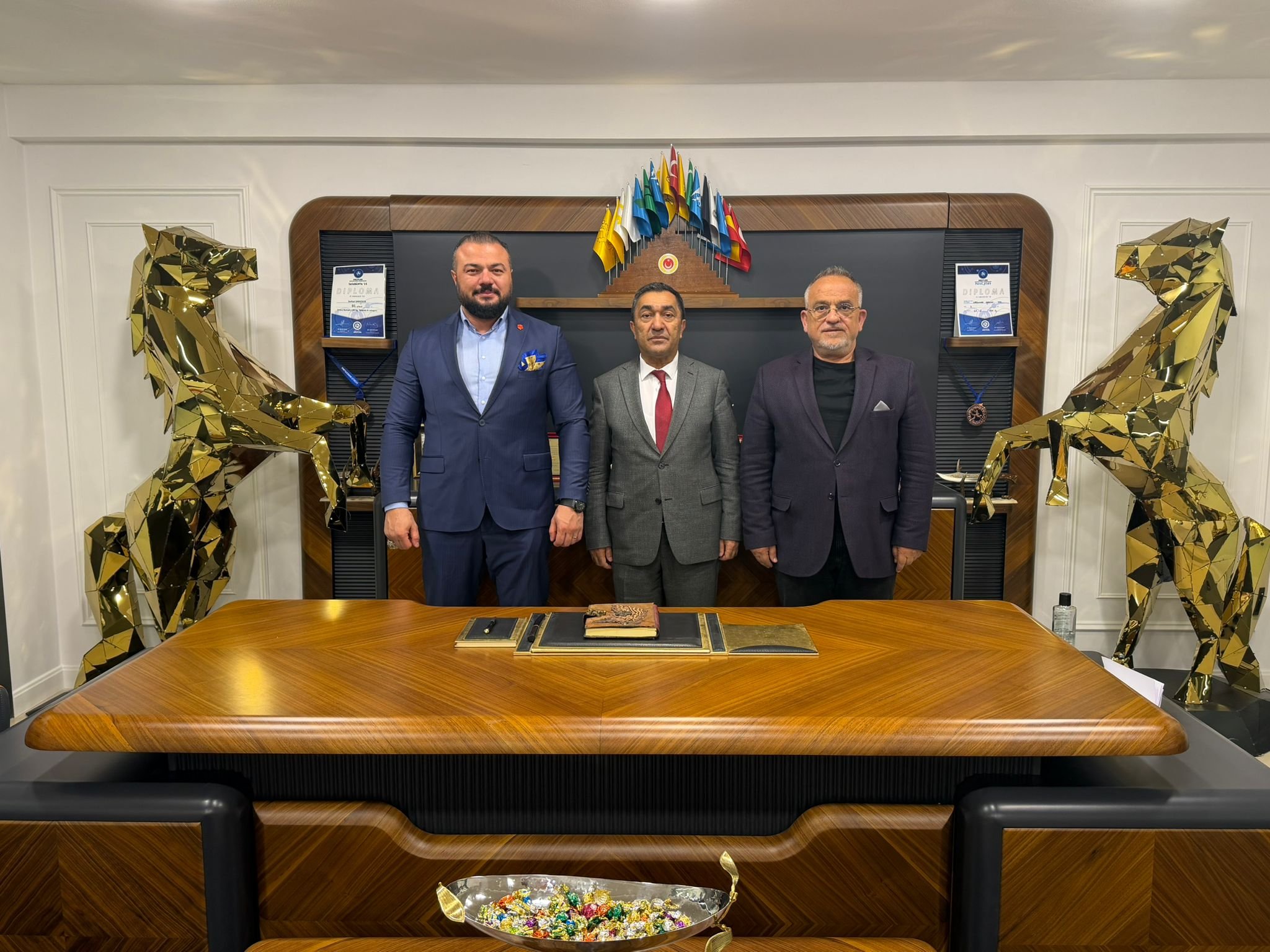 DAP İdaresi Eski Başkanı Prof. Dr. Demirdöğen Ajans Erzincan’ı Ziyaret Etti