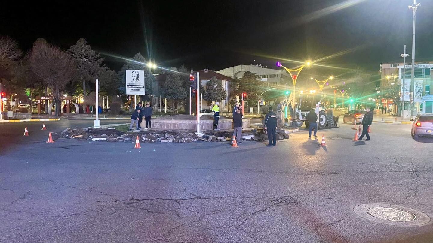 656672101 1454540936712178 2853393814175388090 N