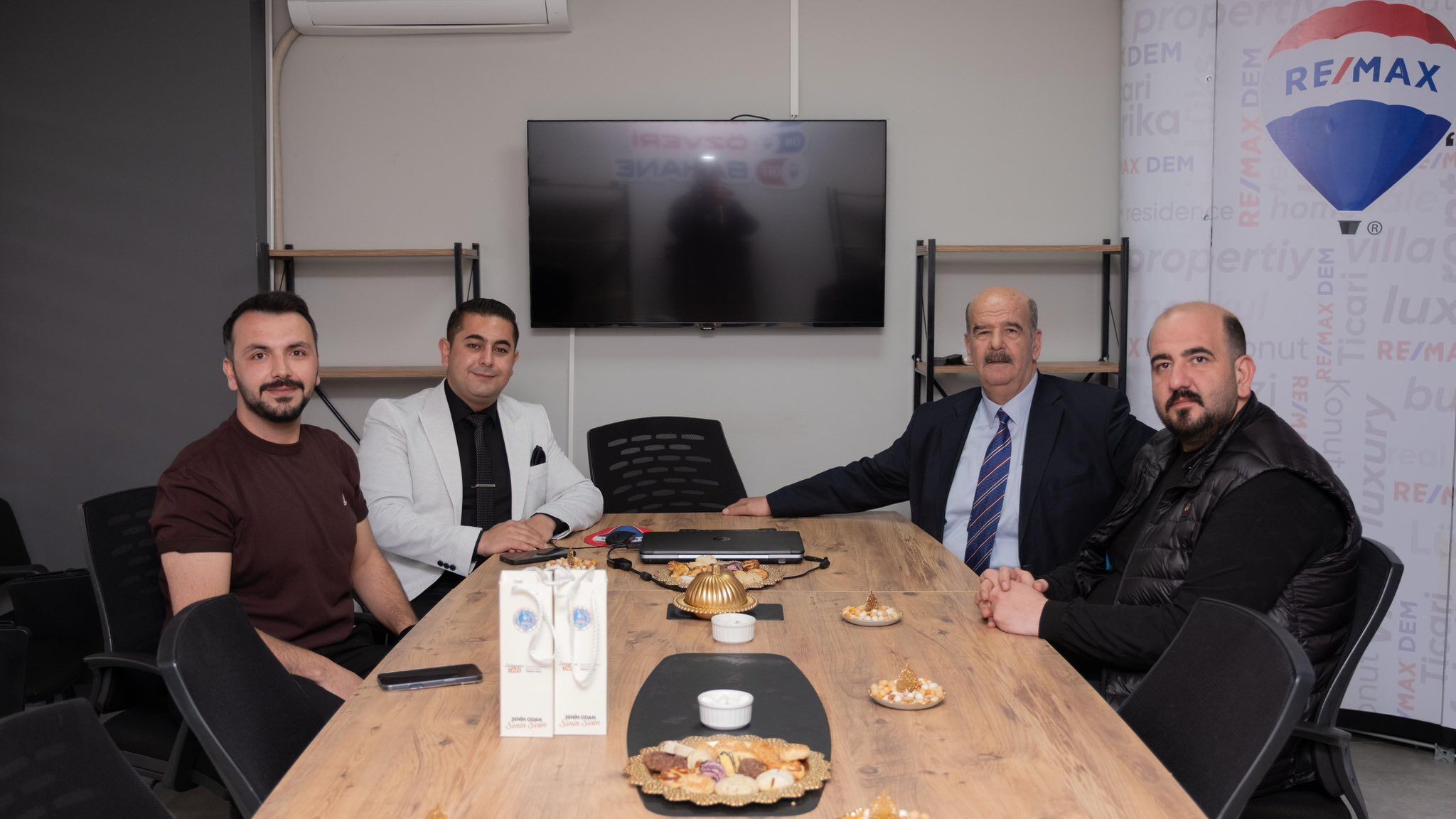 657063484 122116320627235984 2613593494411362999 N