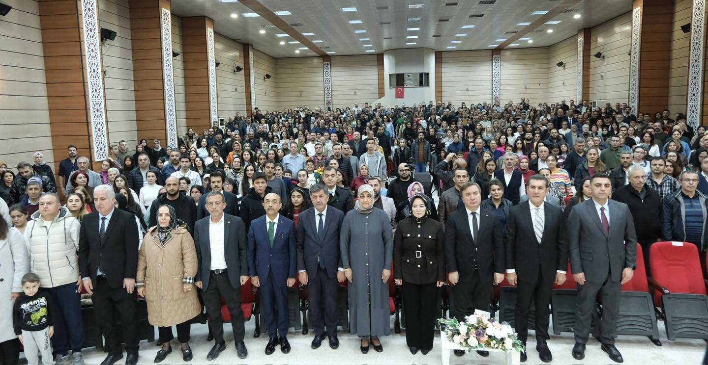 657818490 1457871409712464 7578729910361345025 N