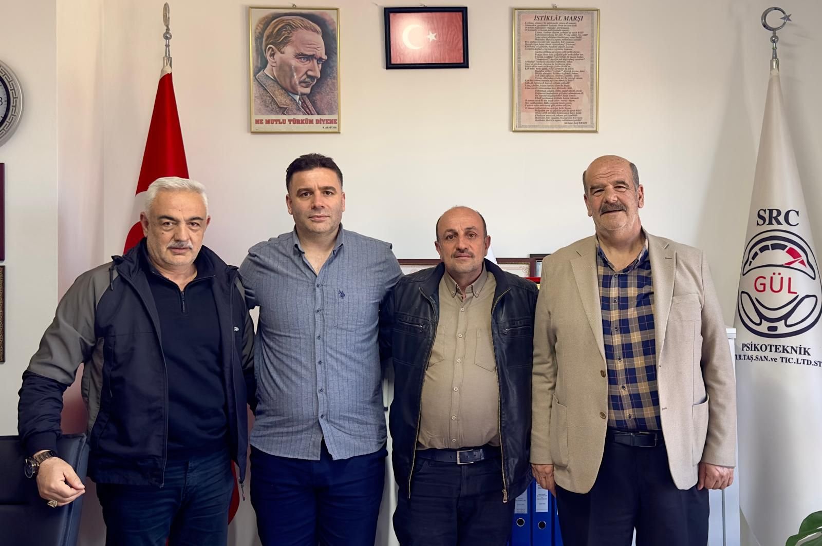 C4E27679 5Df4 40Af B642 33D6Ef2Bb38B