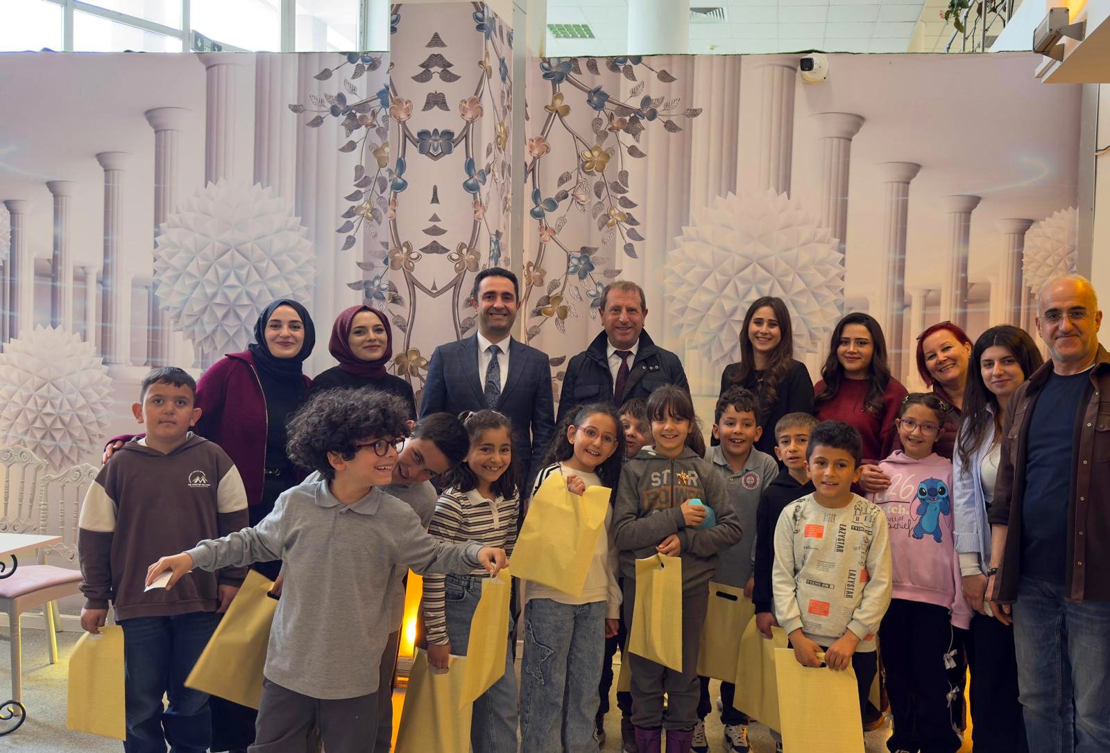 Öğrencilerden Kütüphane Haftası Etkinliği