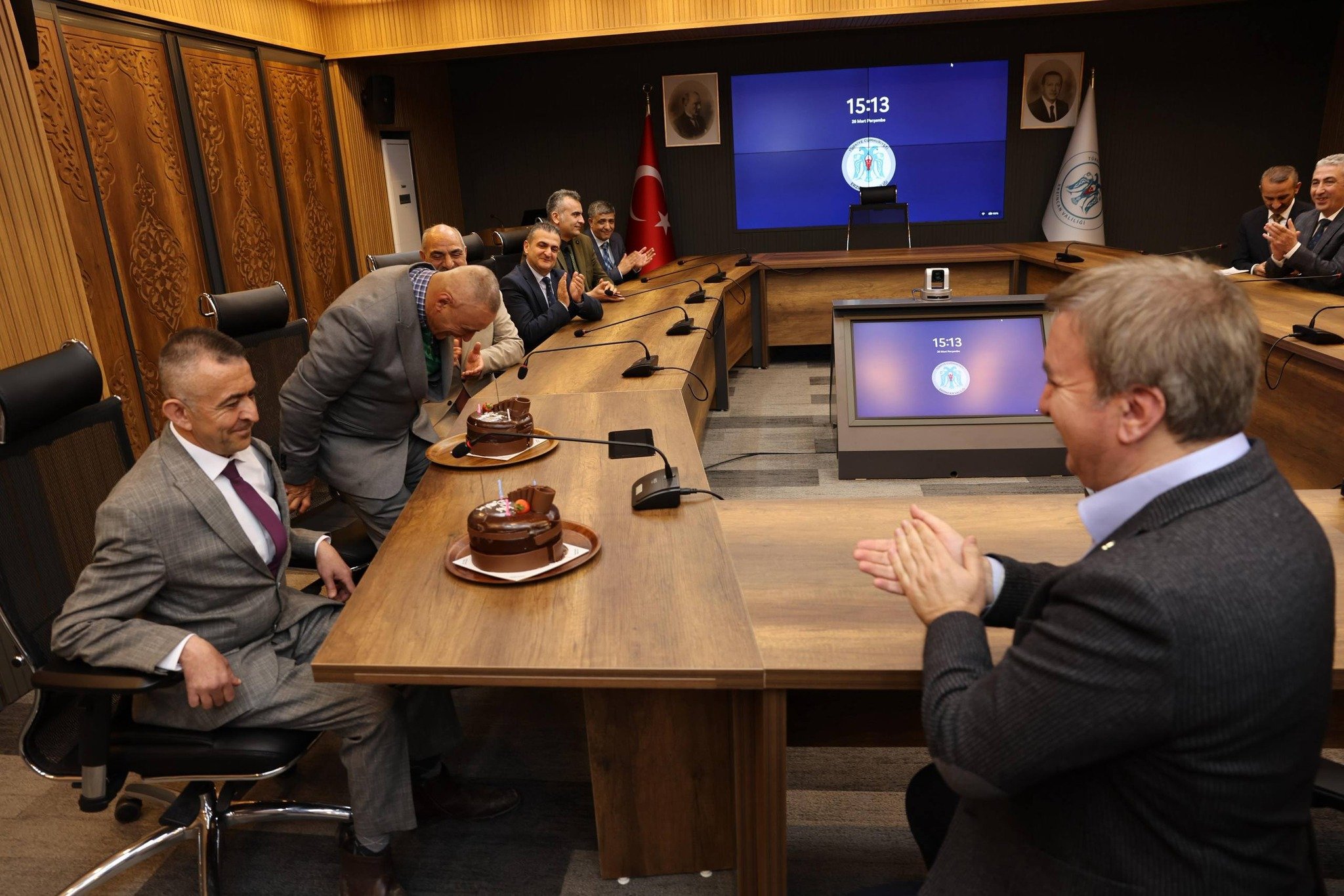 Vali Aydoğdu’dan Tuncay ve Engin’e Doğum Günü Jesti