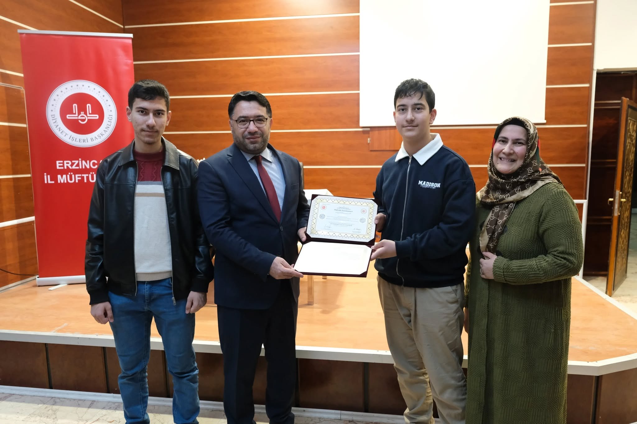 Hafiz Öğrenci̇ler Müftülük 4