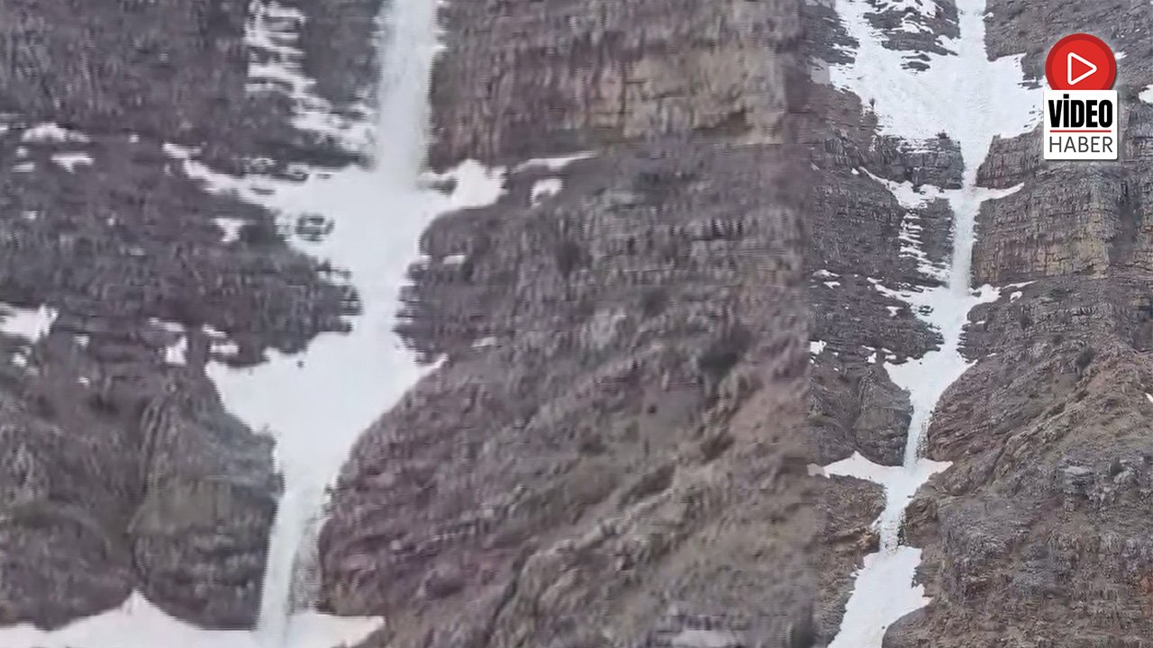 Kemaliye'de 'Kar Şelalesi' Görüntülendi