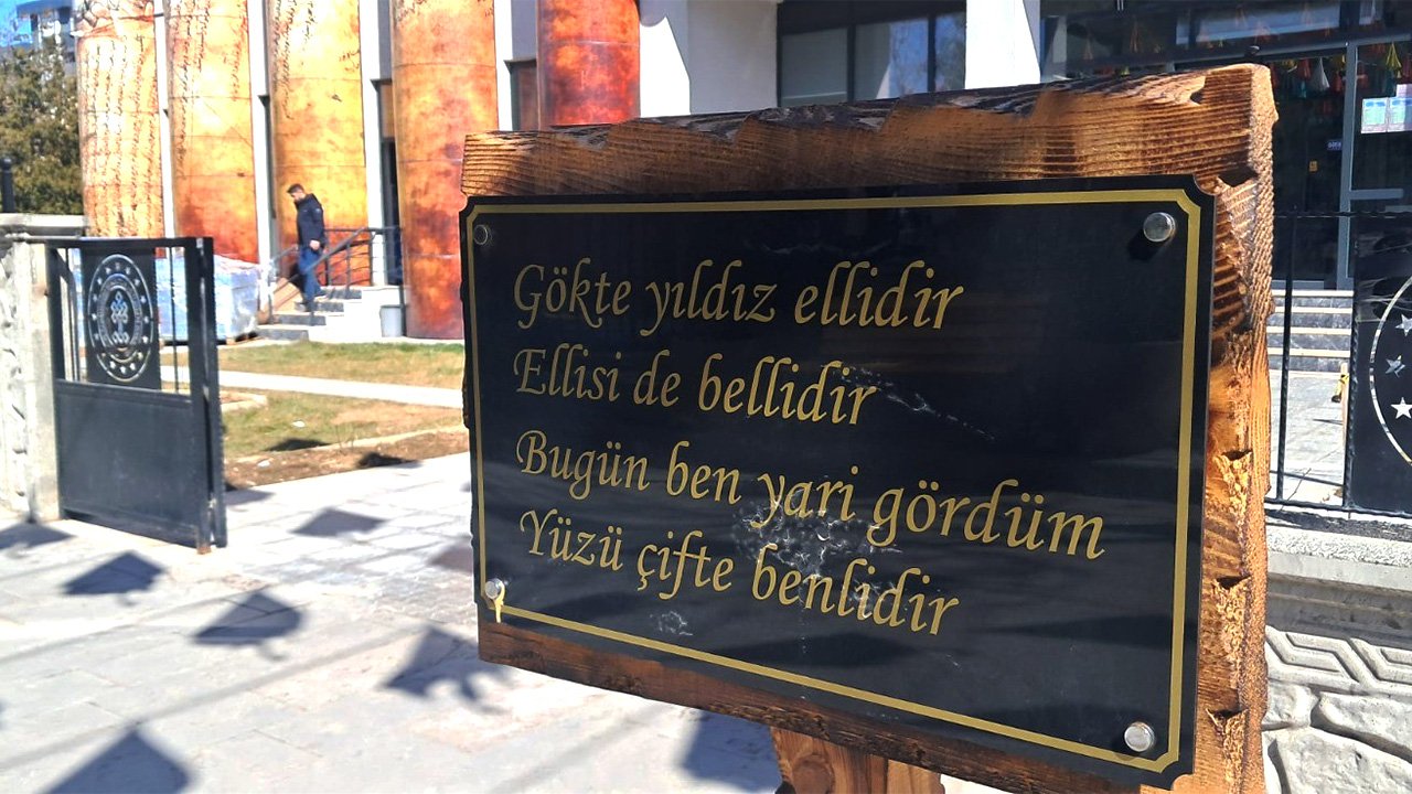 Şemsi̇yeli̇ Sokak Mani̇ler 2