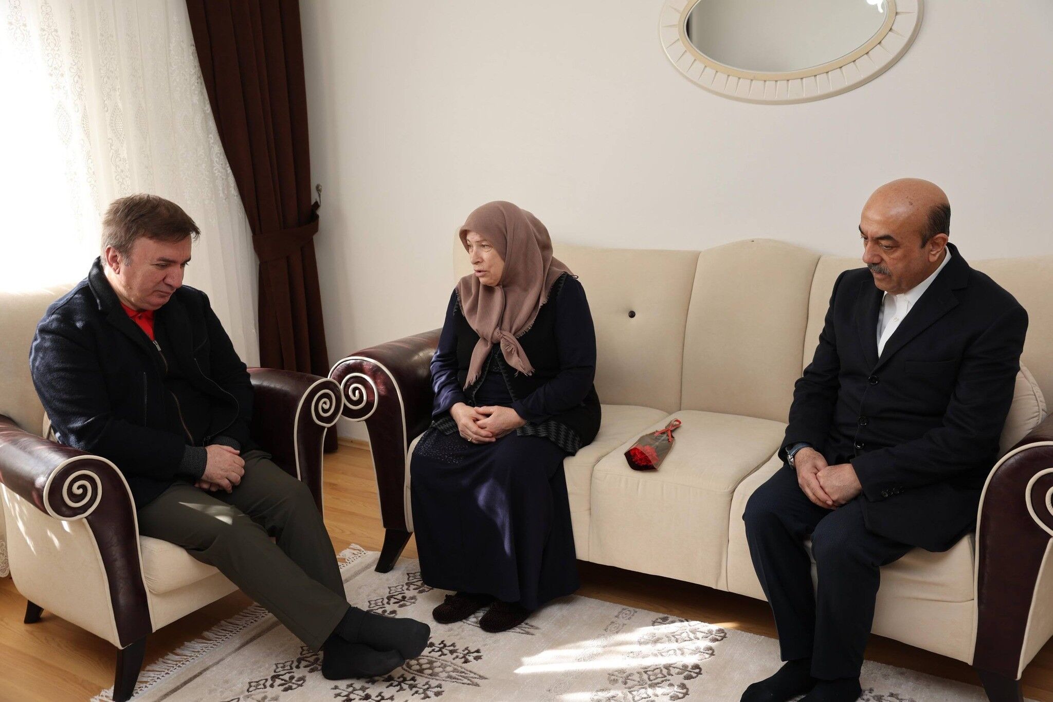 Vali̇ Şehi̇t Annesi̇ Zi̇yaret (2)