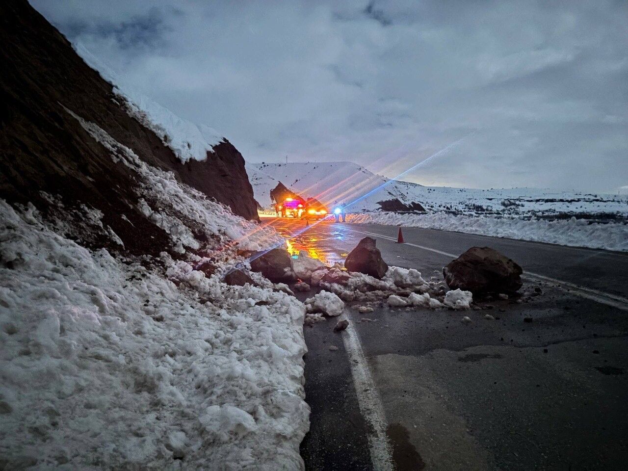 Yamaçtan Kopan Parçalar (3)