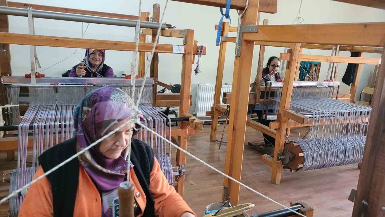 Kemaliye'nin geleneksel 'Gazenne' kumaşı yeniden hayat buluyor