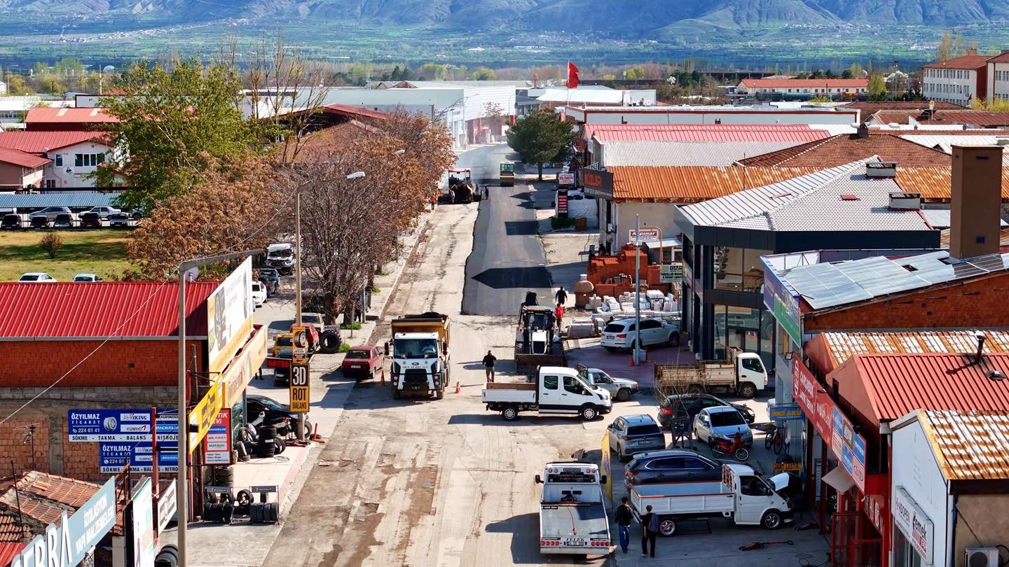 Dede Korkut Caddesi̇ Asfalt Yeni̇leme 2