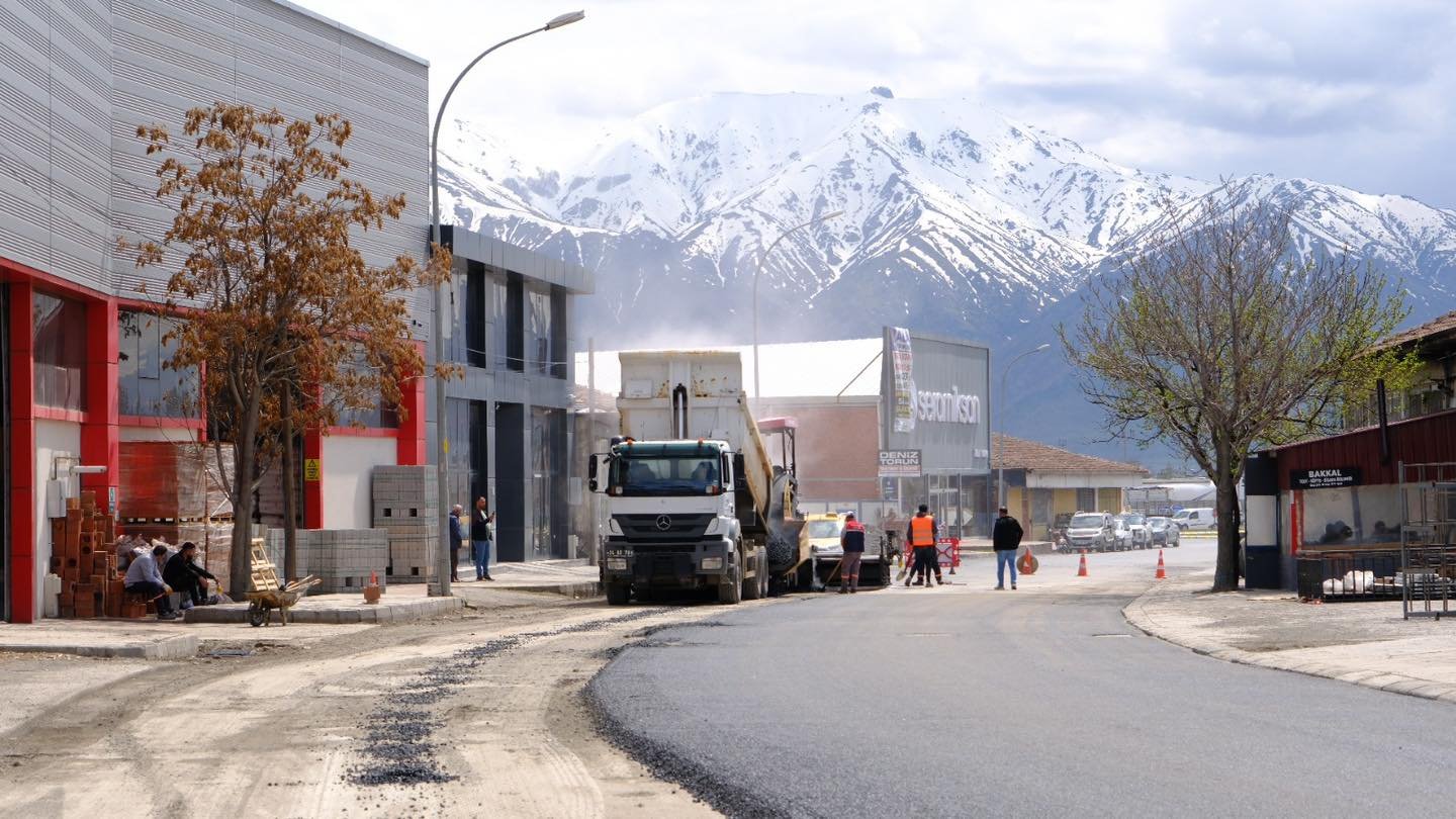 Dede Korkut Caddesi̇ Asfalt Yeni̇leme 3