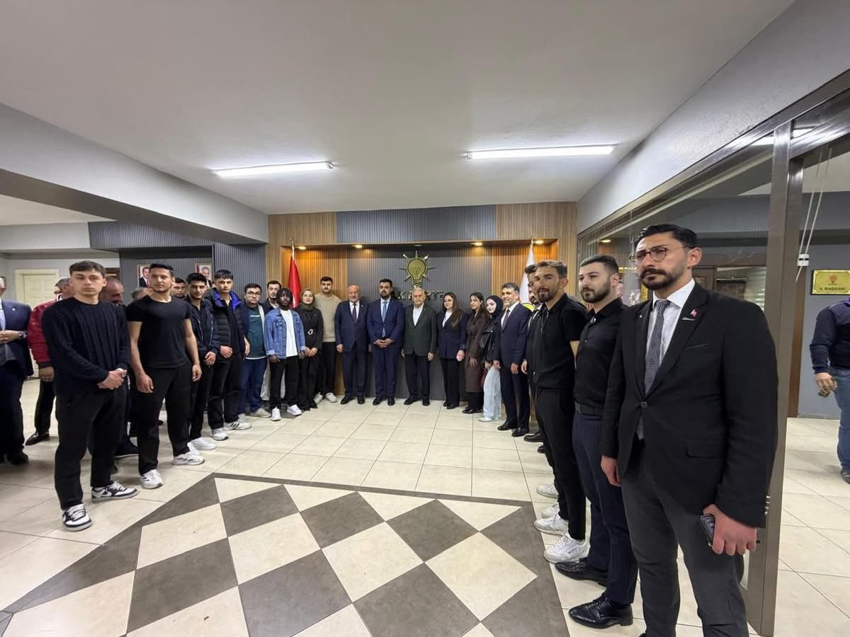 682129928 10239266170380167 758749858983545443 N