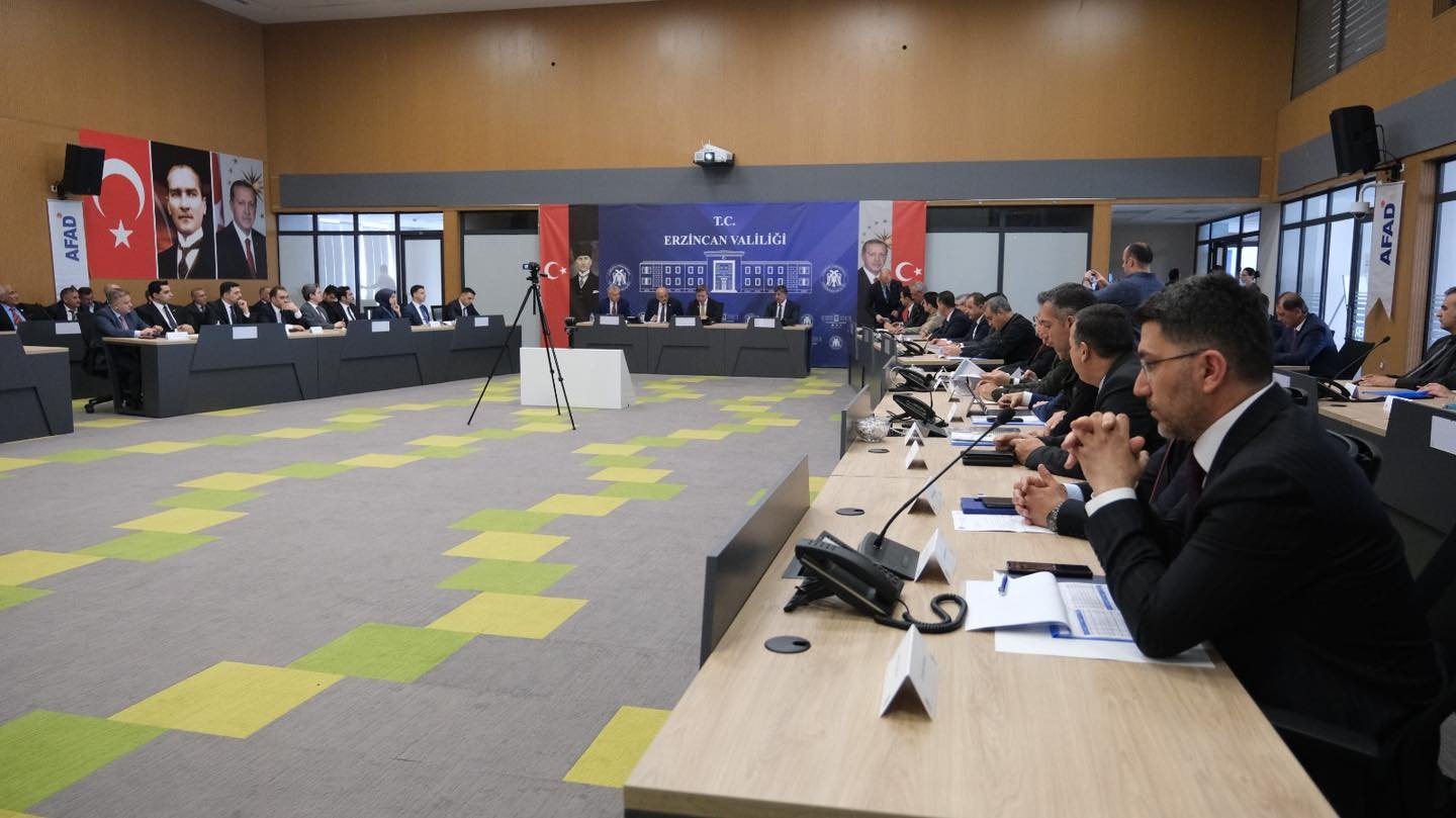 682386885 1483660103800261 7843683763086738438 N