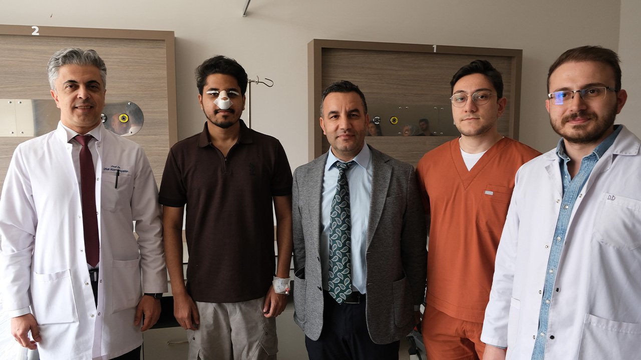 Hi̇ndi̇stanli Hasta Tedavi̇si̇ 2