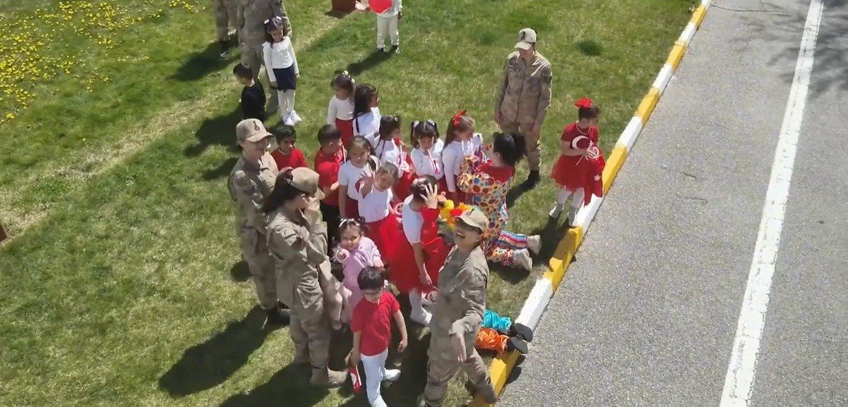 Jandarma 23 Ni̇san Etki̇nli̇k (2)