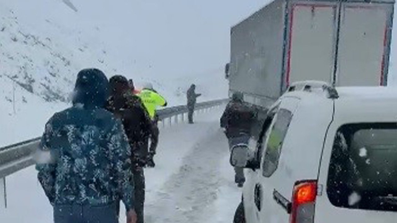 Karayollari Kar Erzi̇ncan Geçi̇tler 3