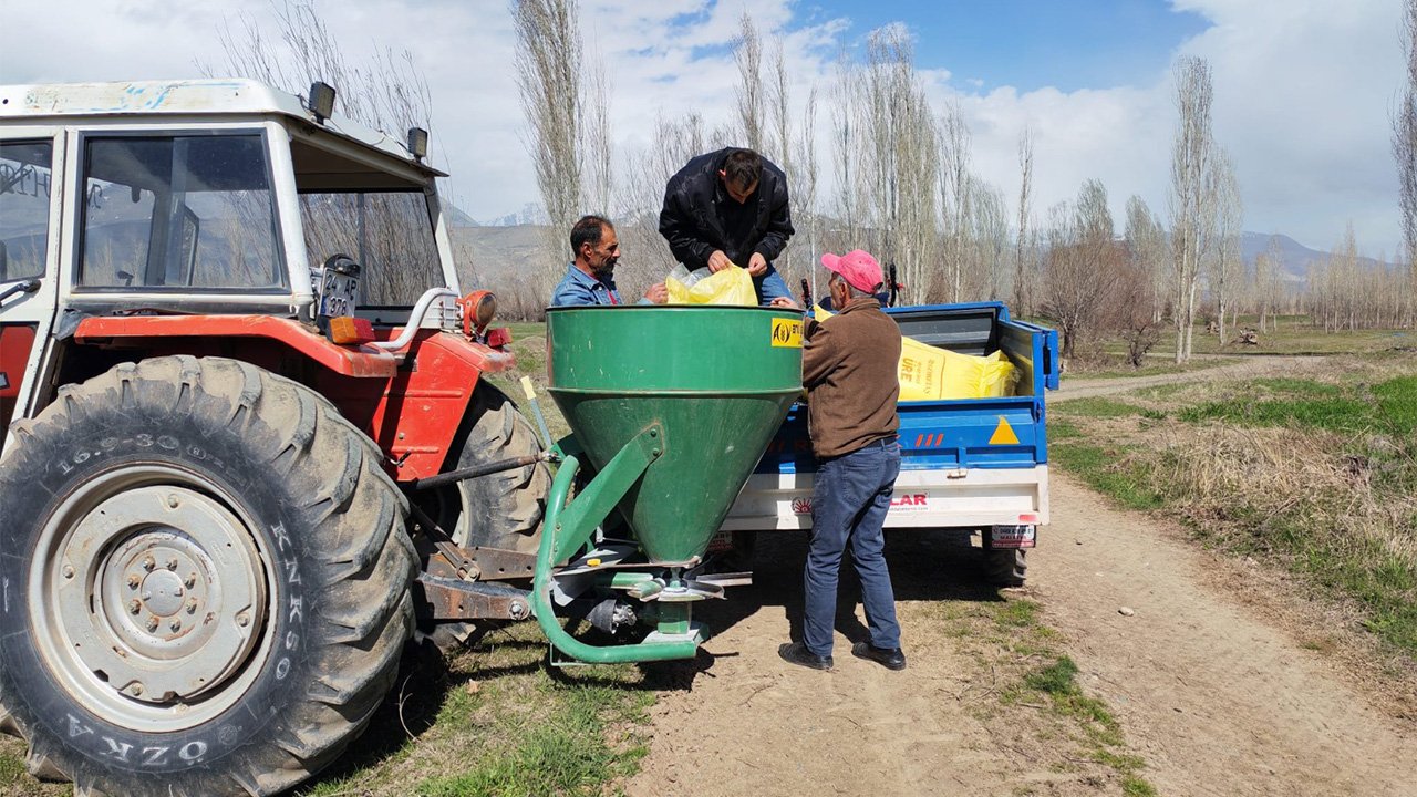 Tarim Mera Gübreleme 8