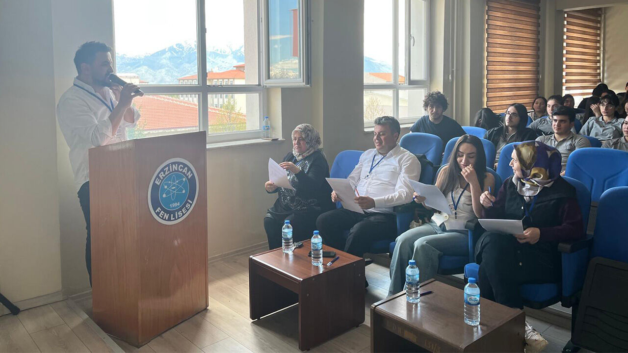 Fen Li̇sesi̇ Koro Yarişmasi 7