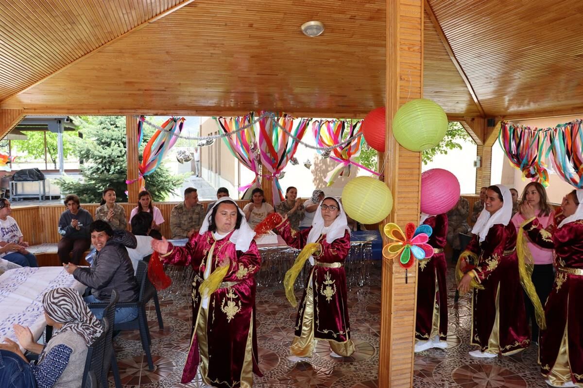Jandarma Engelli̇ler Haftasi 3