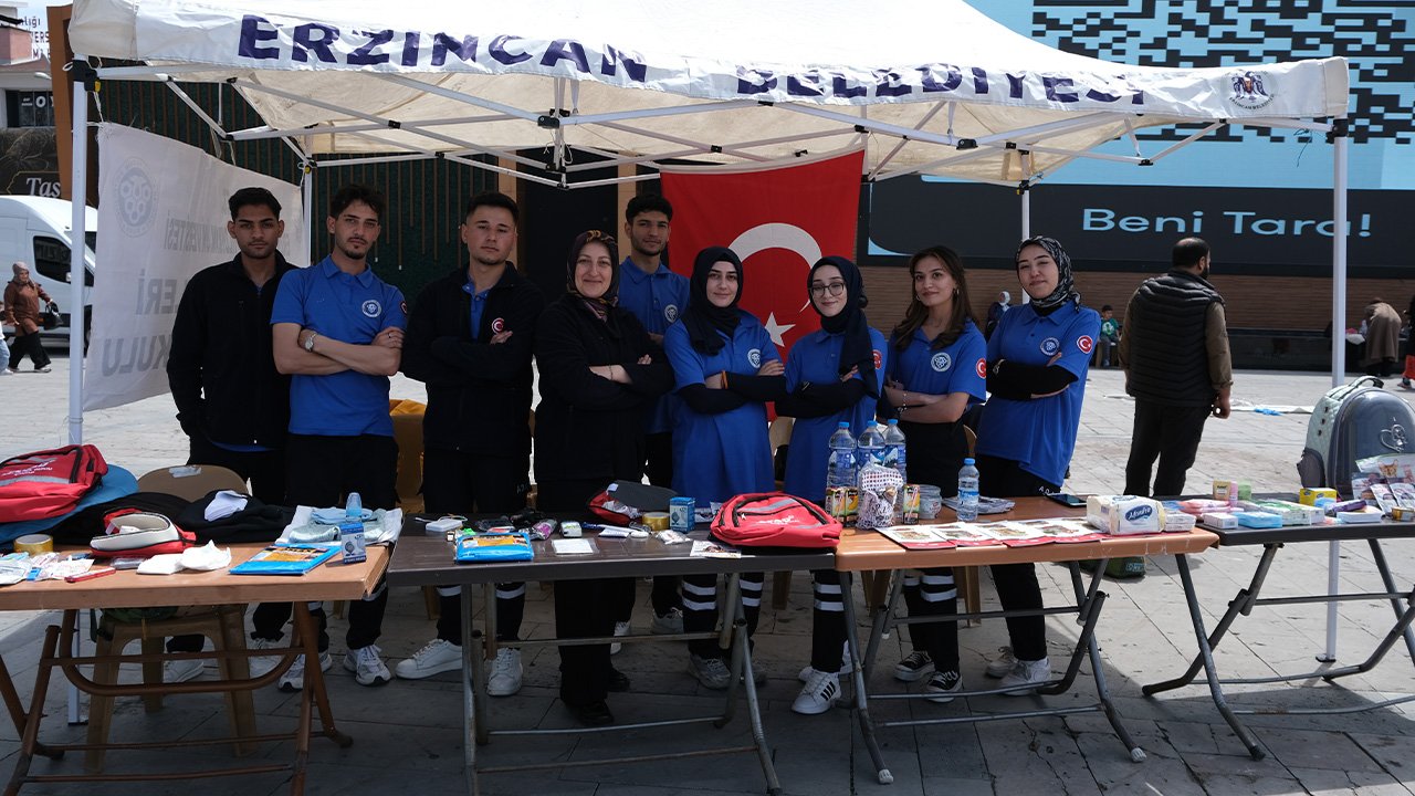 Sağlik Hi̇zmetleri̇ Etki̇nli̇k (1)