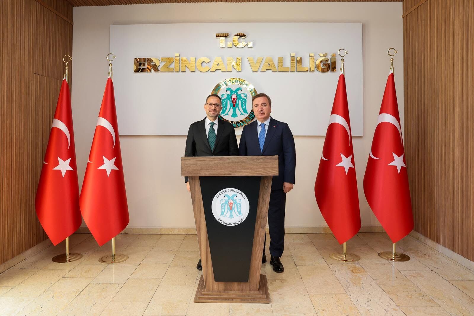 Bakan Yardimcisi Ayyildiz Vali̇li̇k Zi̇yaret 1