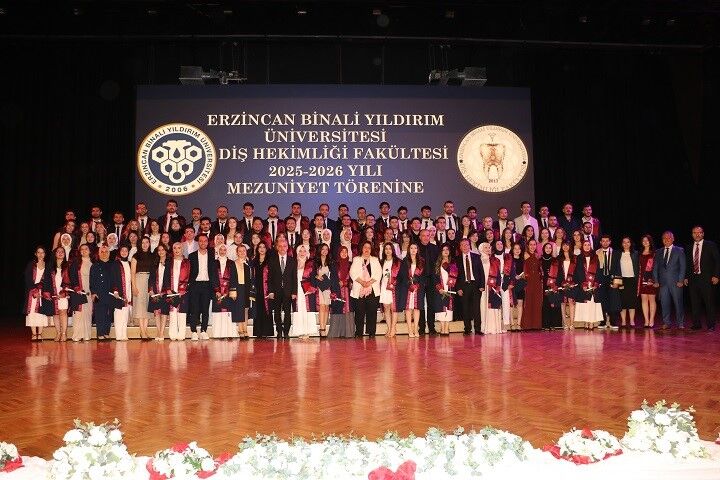 Di̇ş Heki̇mleri̇ Mezuni̇yet (1)