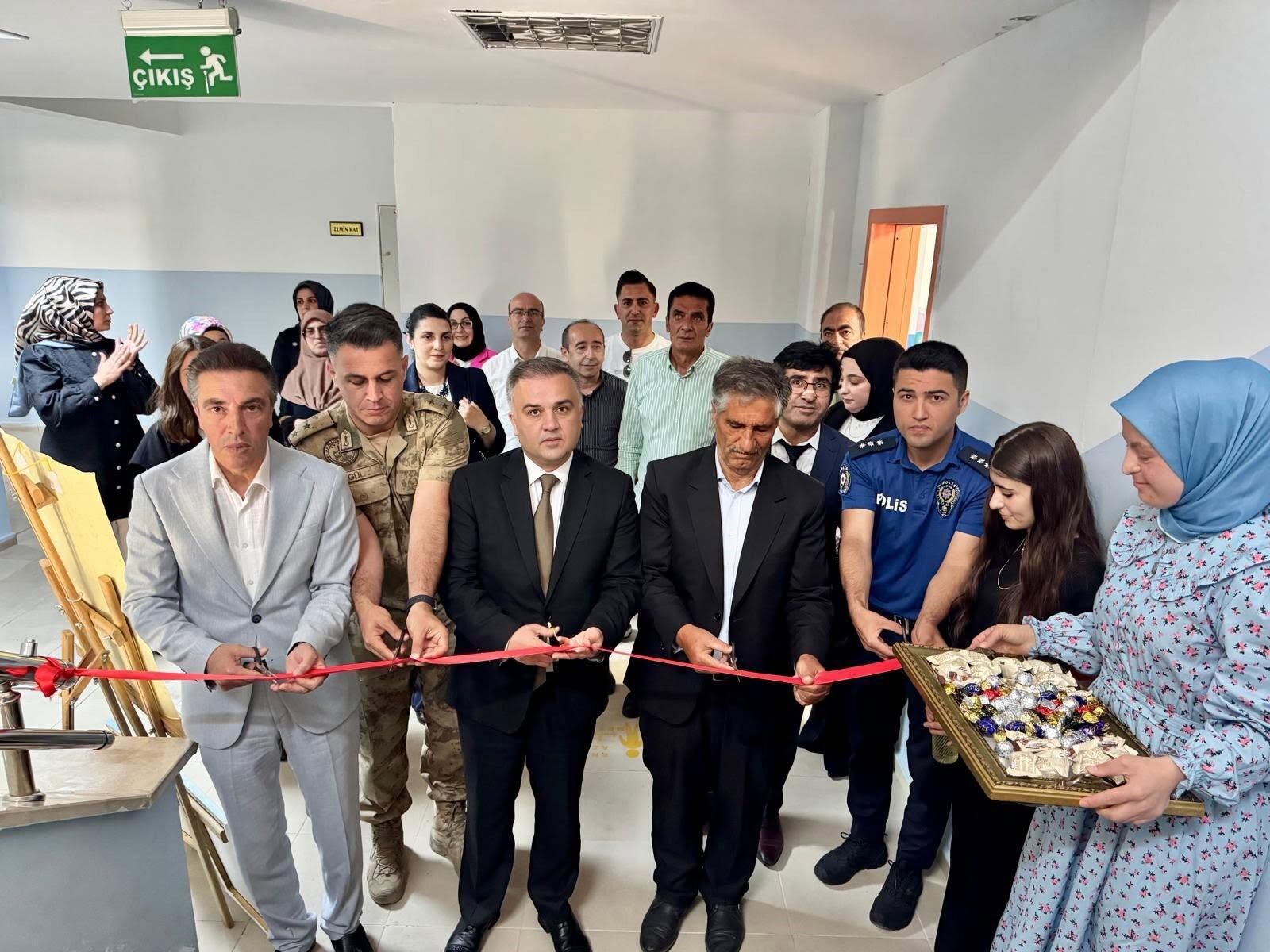 Üzümlü Sergi̇ (1)