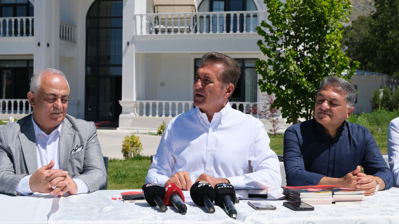 Mustafa Sarigül Beyaz Ev Basin Kahvalti 2