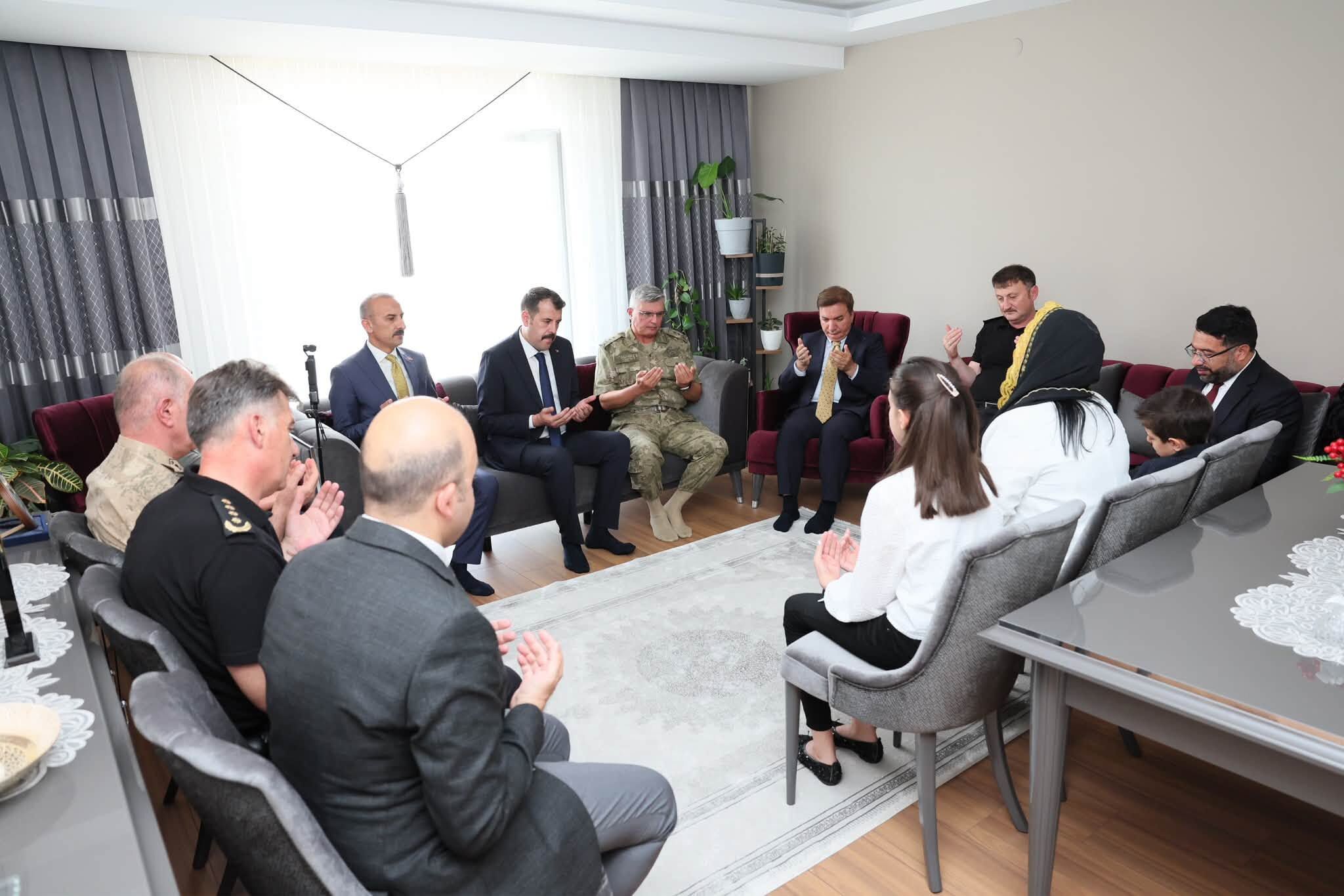 Vali̇ Hamza Aydoğdu Gazi̇ Zi̇yaret 2