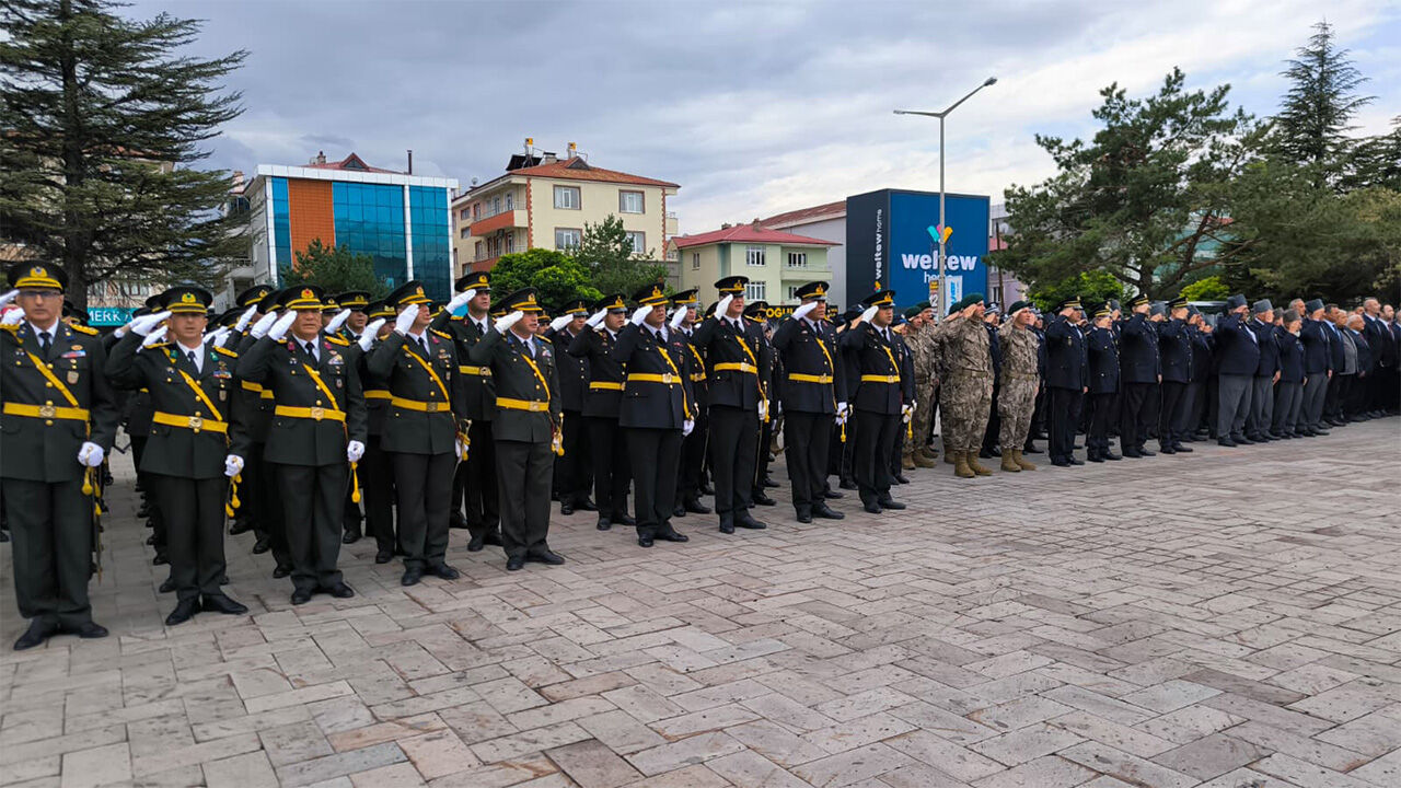 Atatürk Aniti Çelenk Sunma 4