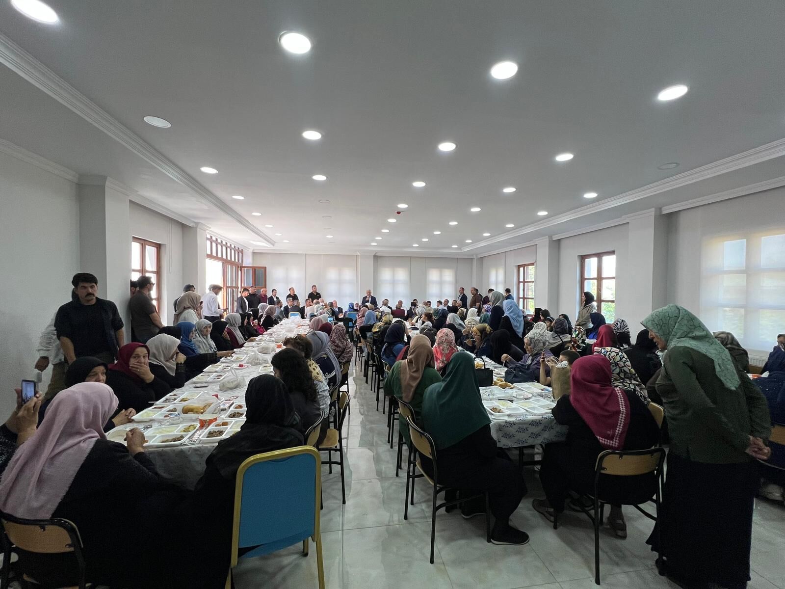 Bi̇nali̇ Yildirim Yemek Programi (2)