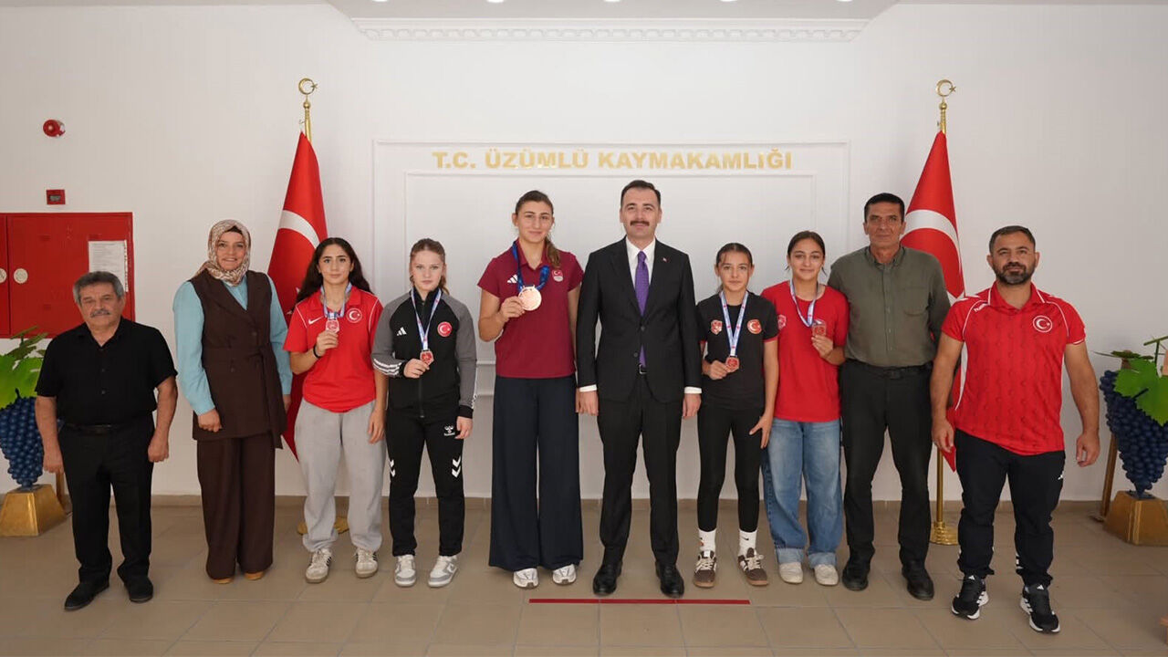 Minderde Kazandılar, Üzümlü’yü Gururlandırdılar