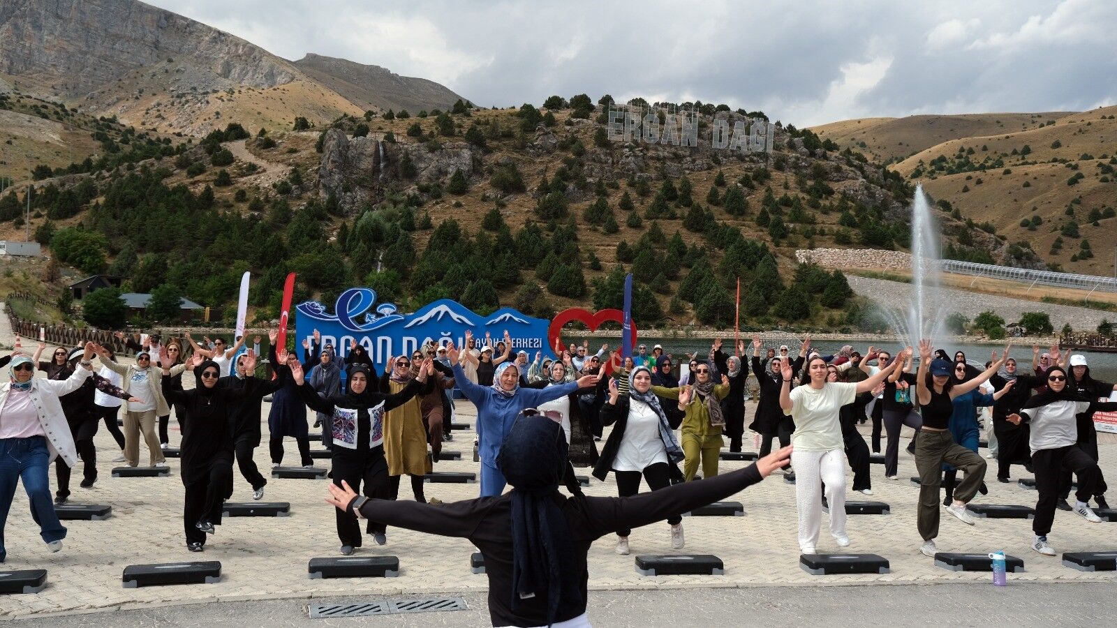 Kadinlar Ergan Aerobi̇k (2)