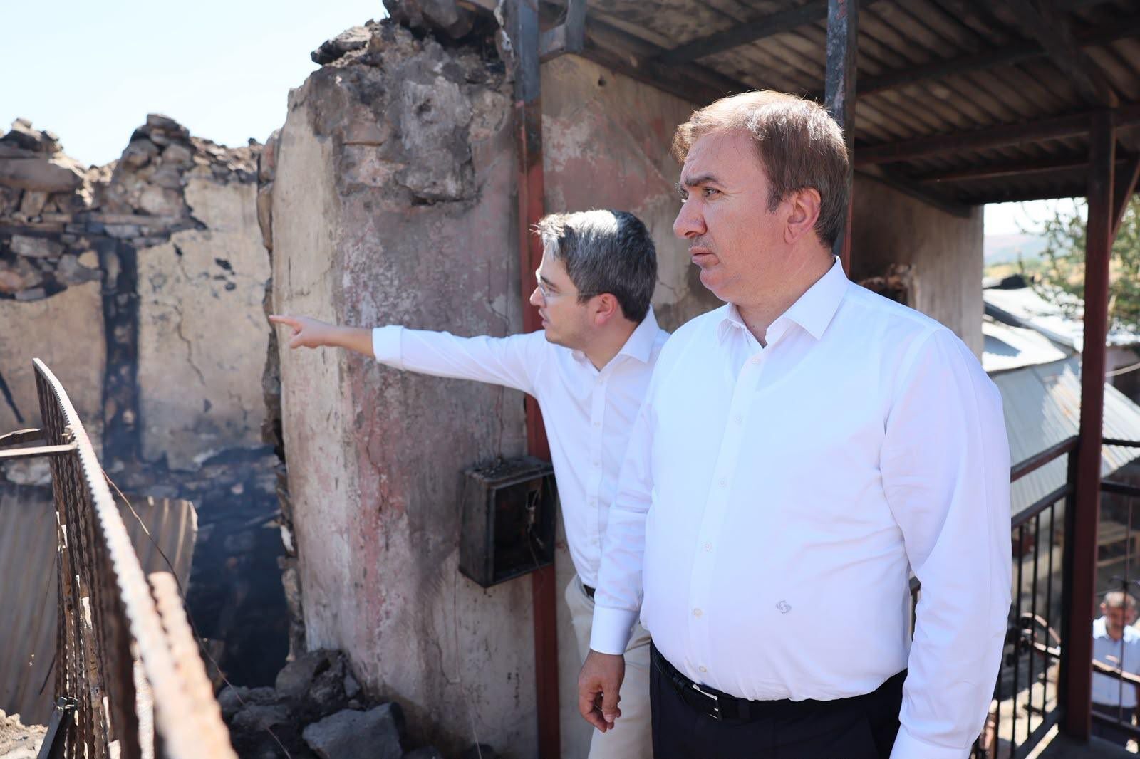 Vali̇ Aydoğdu Kemaleyi̇ Yangin Evler Zi̇yaret 3