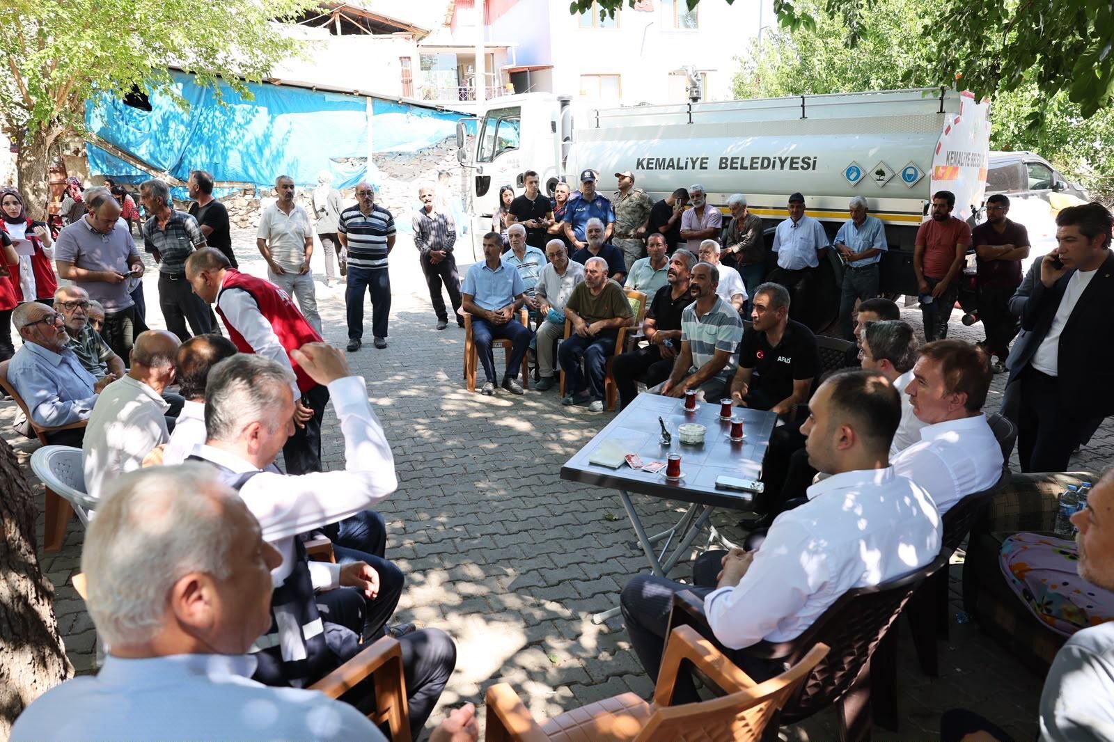 Vali̇ Aydoğdu Kemaleyi̇ Yangin Evler Zi̇yaret 6