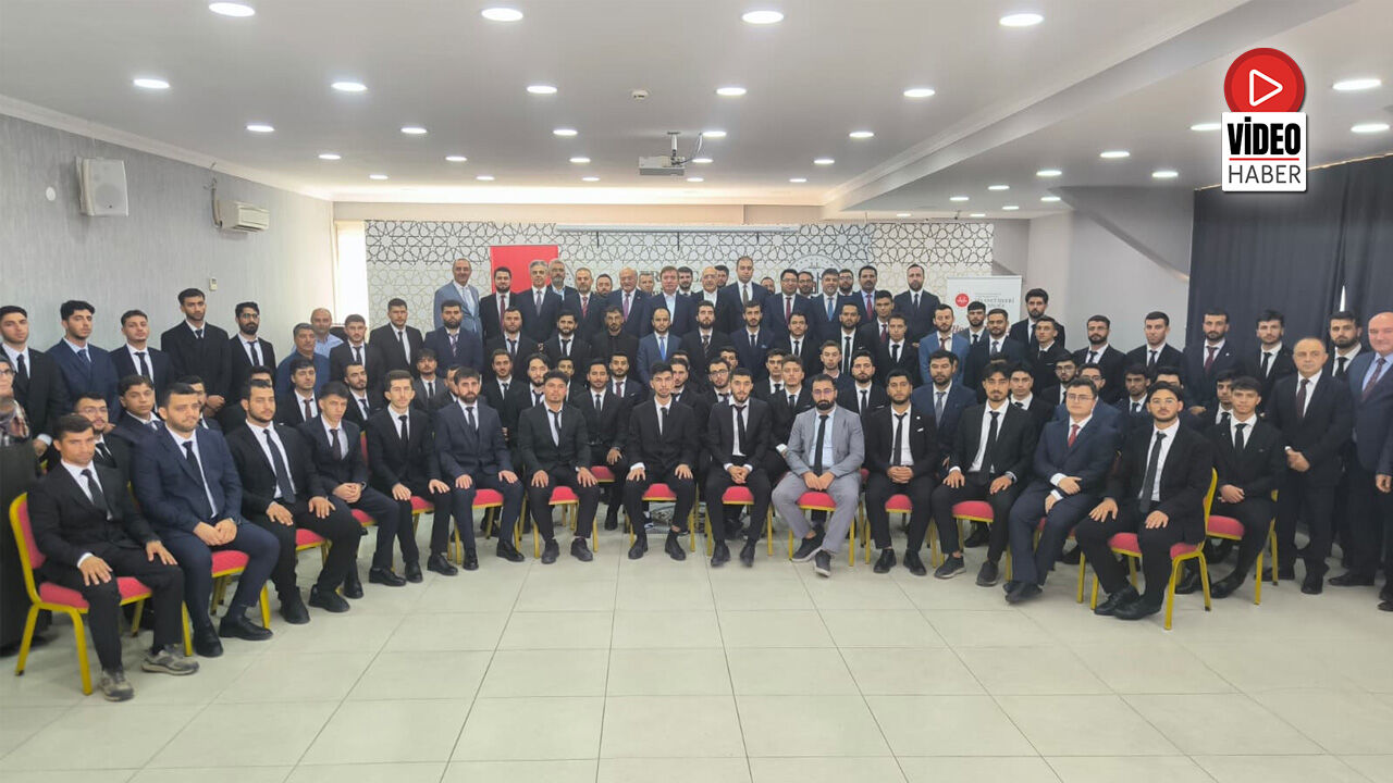 Farklı İllerden Geldiler, Erzincan’da Din Görevlisi Olmak İçin Eğitime Başladılar