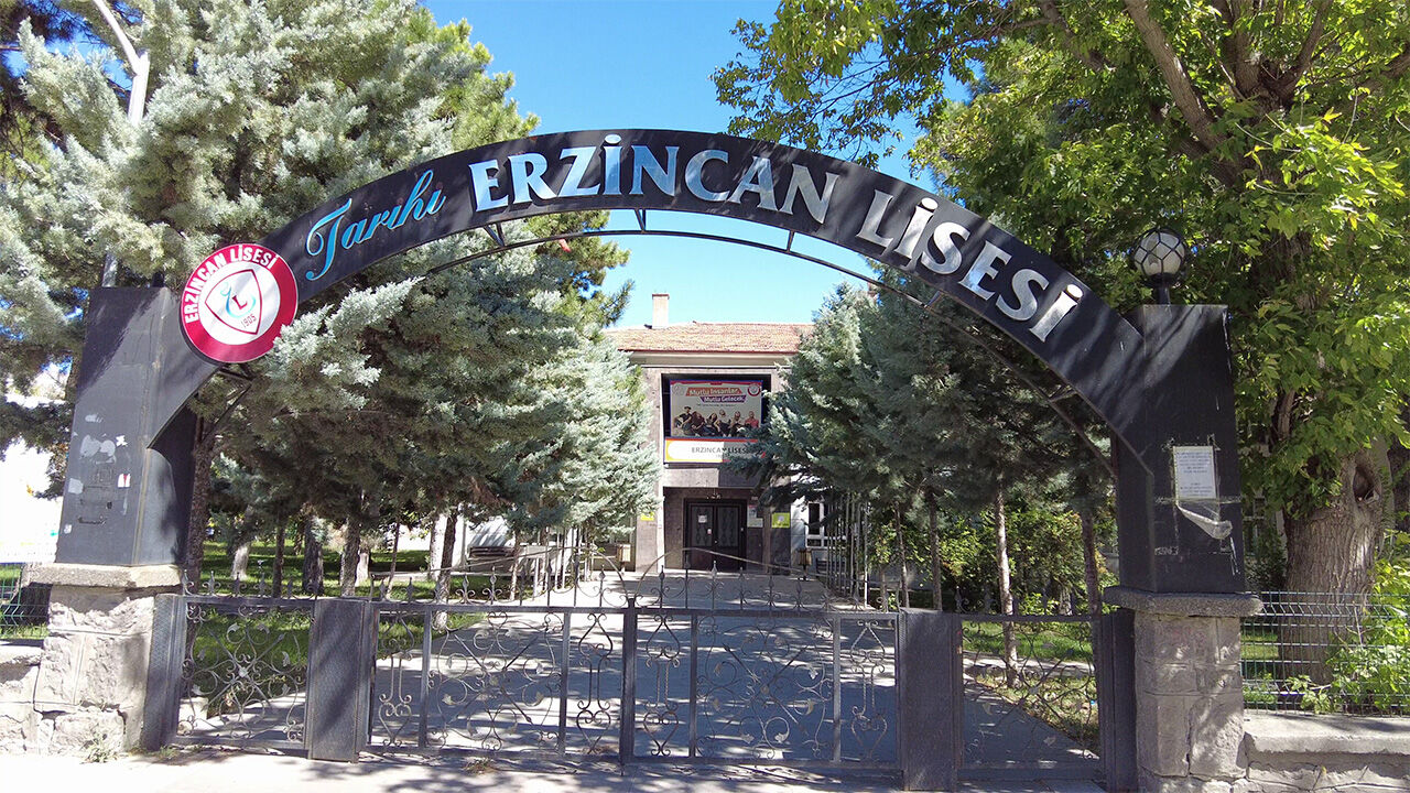 Erzi̇ncan Li̇sesi̇ Eski̇ Hali̇ 1